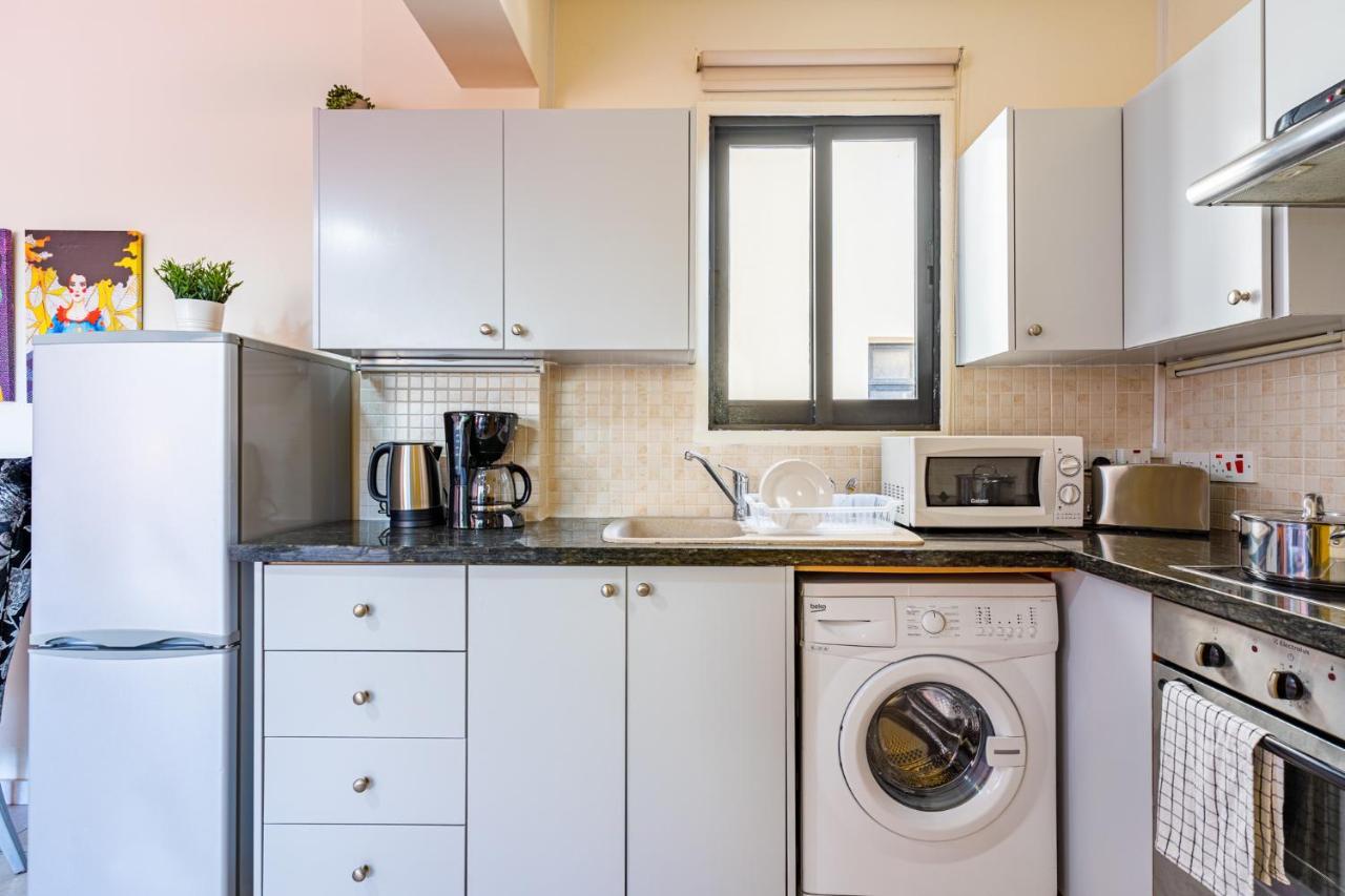Freya 1-Bedroom Apartment In Larnaca Buitenkant foto